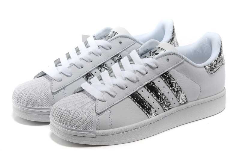 adidas superstar femme tache de peinture